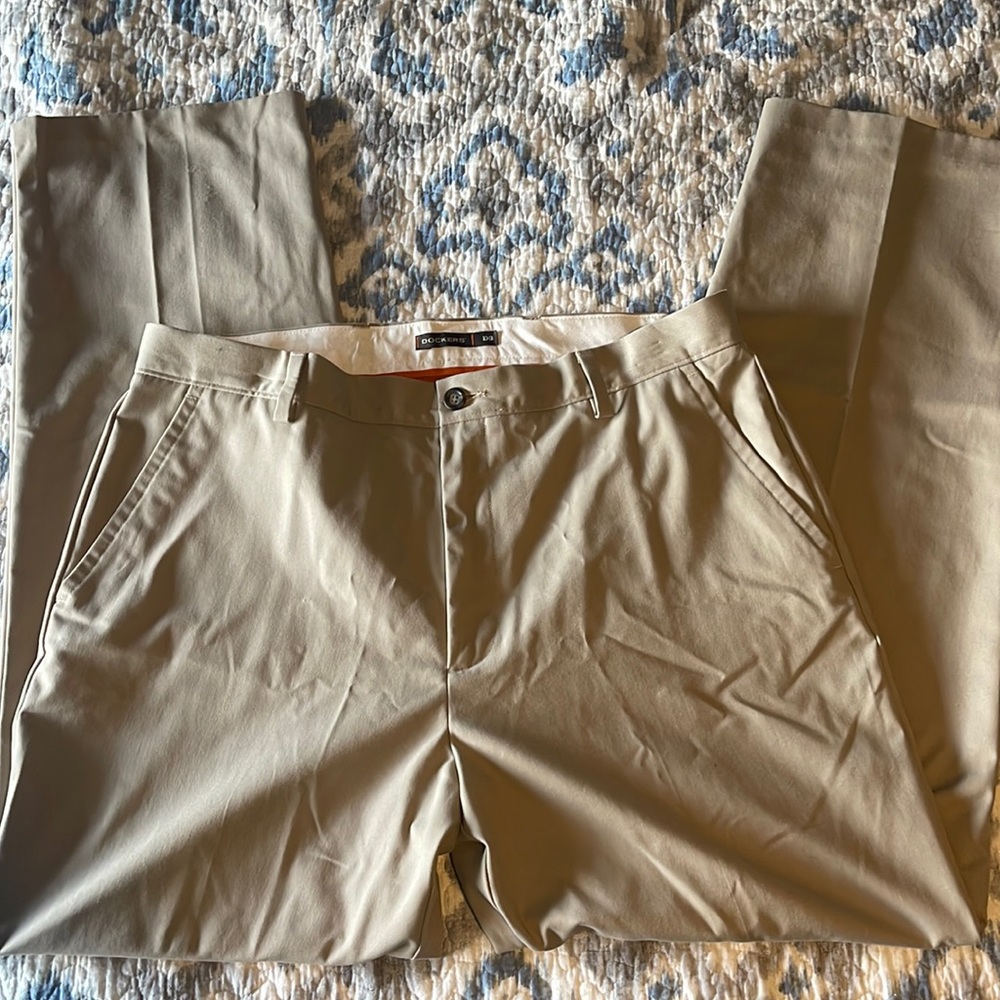 Mens khaki Dockers size 36 x 32